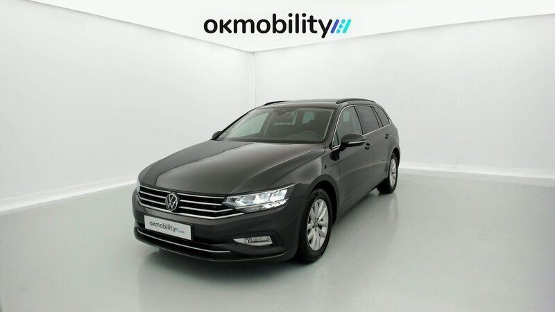 Mangangrau metallic Usado 2021 VW Passat Business Familiar | 20.060 € (Precio justo) - Imagen 1/4