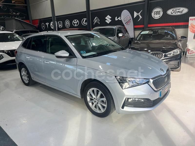 Usado Skoda 110 R Ambition 110 CV (80 kW) 2022 Gris / plata Berlina
