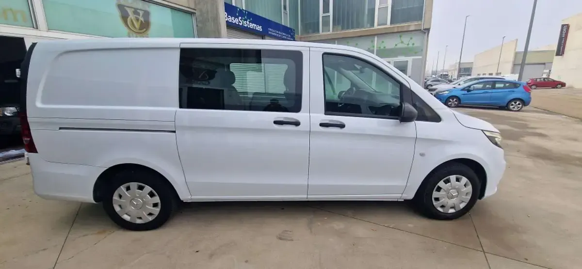Usado Mercedes Vito 163 CV (119 kW) 2021 Blanco Van