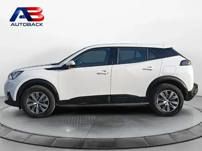 Usado Peugeot 2008 Active 110 CV (80 kW) 2021 Blanco SUV
