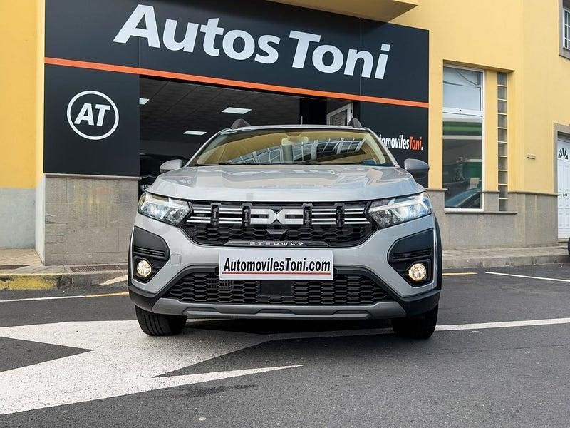 Usado Dacia Sandero Expression 91 CV (66 kW) 2023 Gris / plata Berlina