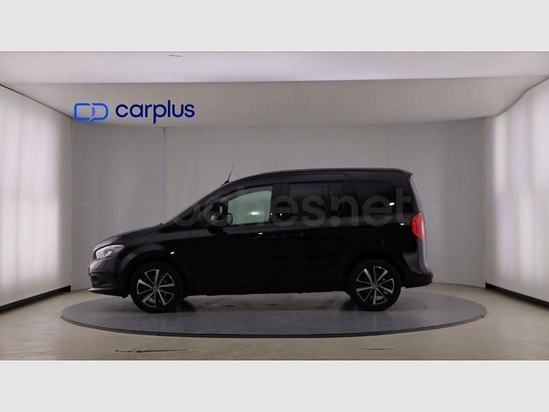 Usado Mercedes T180 116 CV (85 kW) 2024 Negro Monovolumen