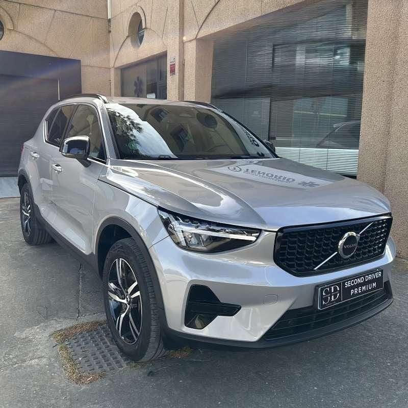Usado Volvo XC40 Plus 197 CV (144 kW) 2024 Gris SUV