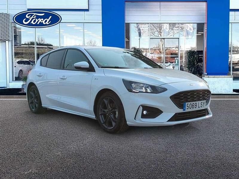 Usado Ford Focus ST-Line 125 CV (91 kW) 2021 Blanco Utilitario