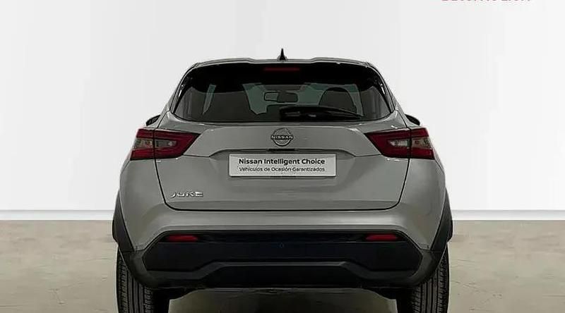 Usado Nissan Juke N-Connecta 114 CV (83 kW) 2023 Diam. silver midnight black SUV