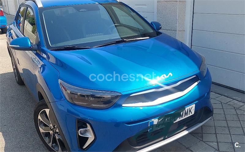 Azul Usado 2024 Kia Stonic Style SUV | 19.400 € (Un poco caro) - Imagen 1/4