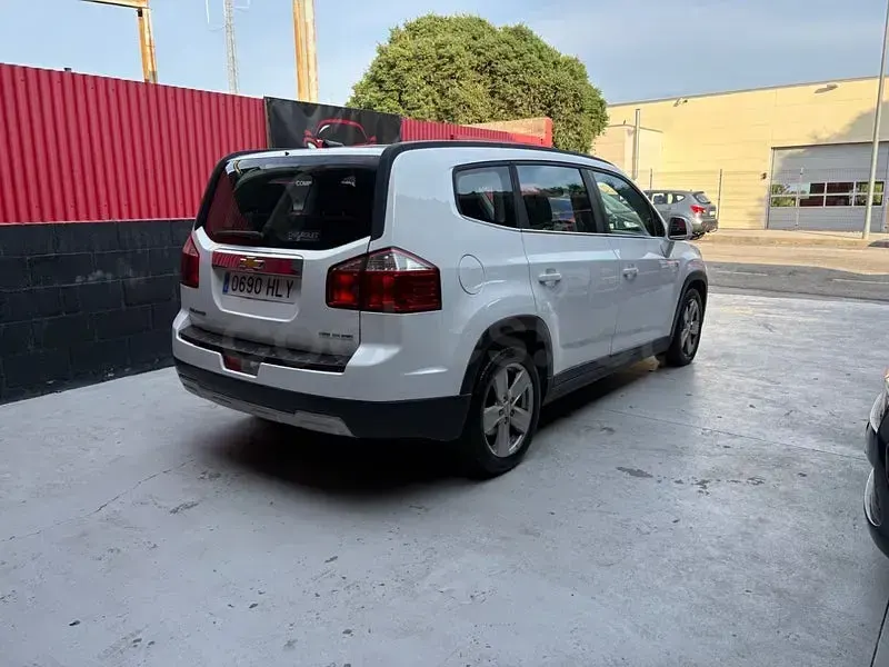 Usado Chevrolet Orlando LTZ 163 CV (119 kW) 2012 Blanco Monovolumen