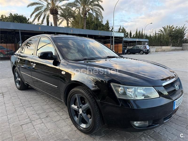 Usado Hyundai Sonata Comfort 140 CV (102 kW) 2009 Negro Berlina