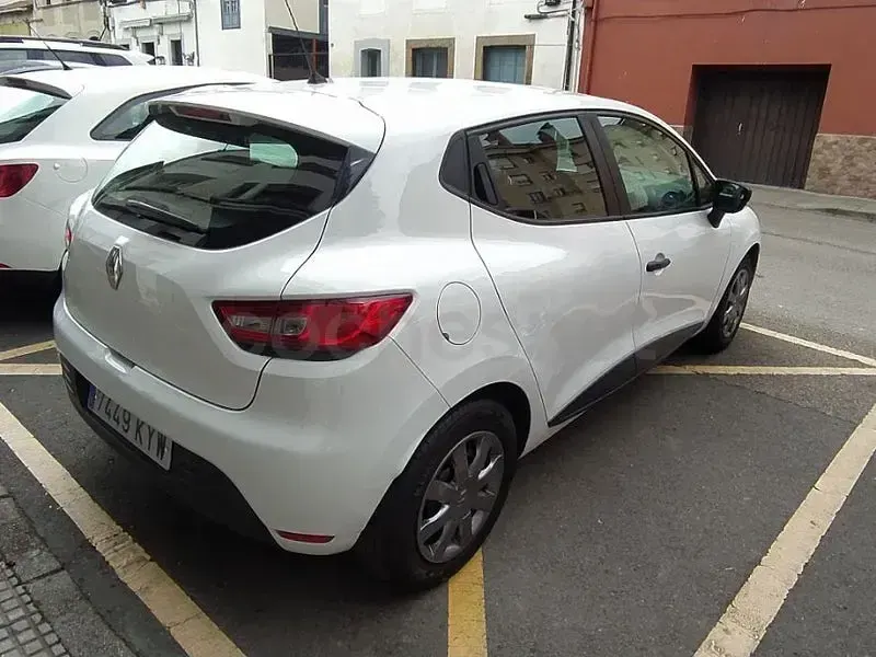 Usado Renault Clio IV Business 75 CV (55 kW) 2019 Blanco Berlina