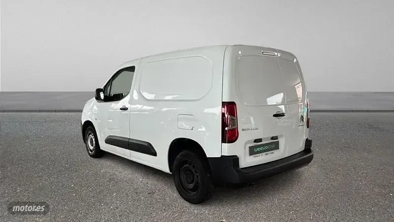 Usado Citroën Berlingo 102 CV (75 kW) 2022 Blanco Monovolumen