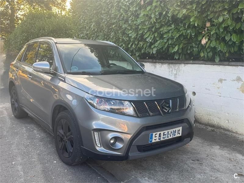 Gris / plata Usado 2017 Suzuki Vitara SUV | 16.900 € (Precio justo) - Imagen 1/4