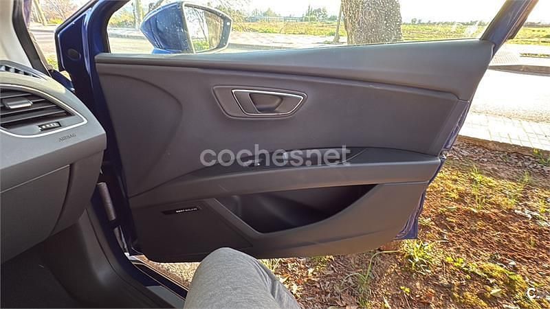 Usado Seat Leon FR 150 CV (110 kW) 2018 Azul Berlina