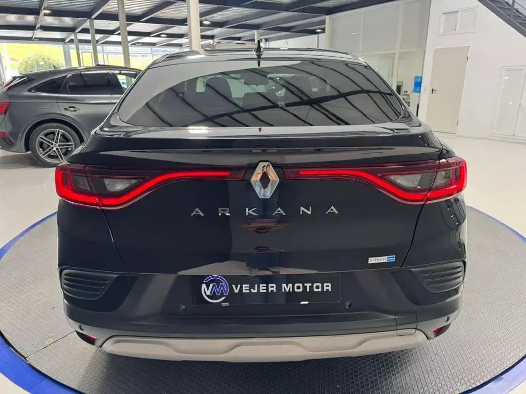 Usado Renault Arkana Zen 145 CV (106 kW) 2022 Negro SUV