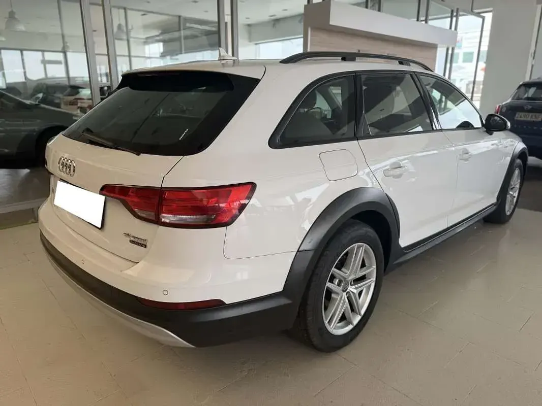 Usado Audi A4 Allroad 163 CV (119 kW) 2018 Blanco Familiar