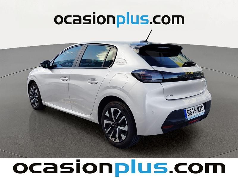 Usado Peugeot 208 Style 102 CV (75 kW) 2024 Blanco Utilitario