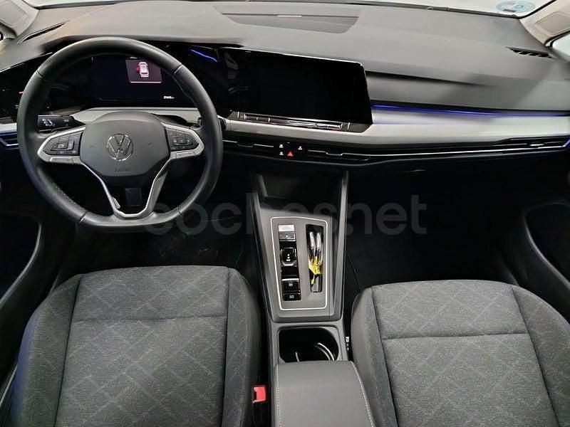 Usado VW Golf VIII Life 115 CV (84 kW) 2023 Blanco Familiar