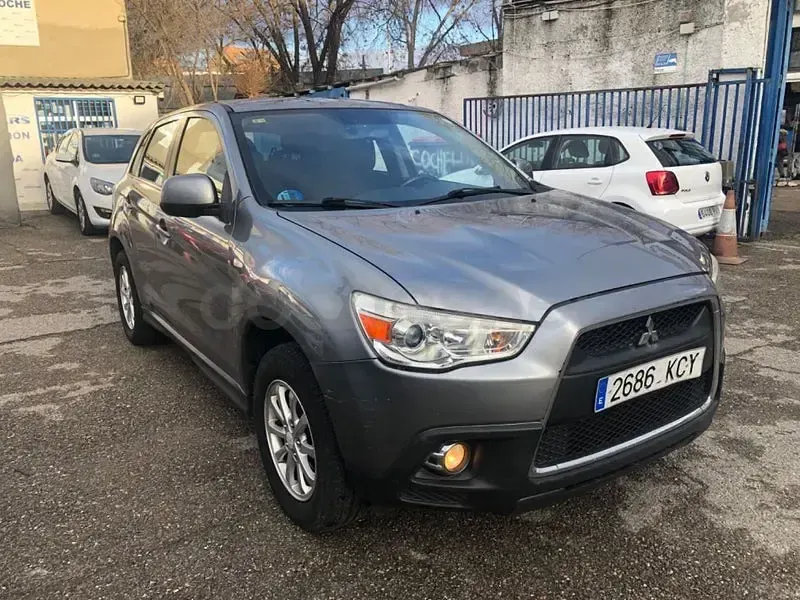 Usado Mitsubishi ASX Motion 117 CV (86 kW) 2012 Gris / plata SUV