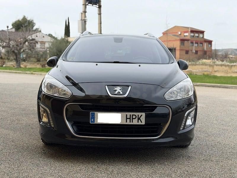 Usado Peugeot 308 SW Access 112 CV (82 kW) 2013 Negro Familiar