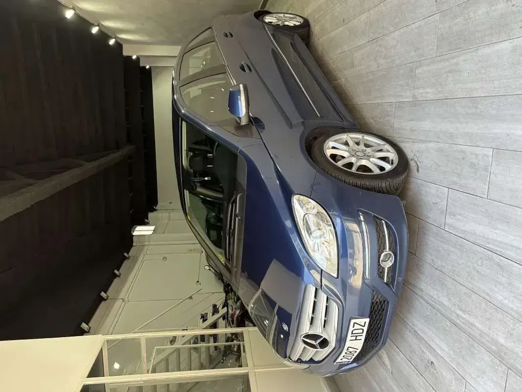 Usado Mercedes B180 109 CV (80 kW) 2012 Azul Monovolumen
