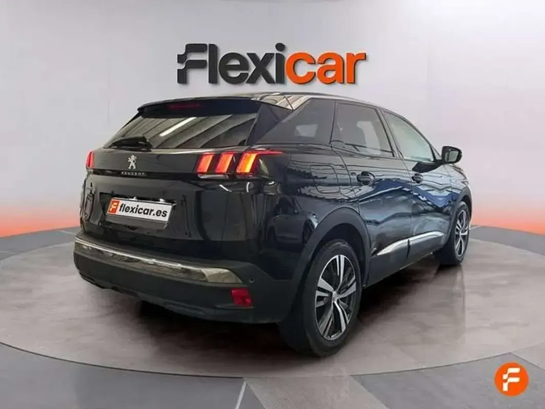 Usado Peugeot 3008 Allure 131 CV (96 kW) 2023 Negro SUV