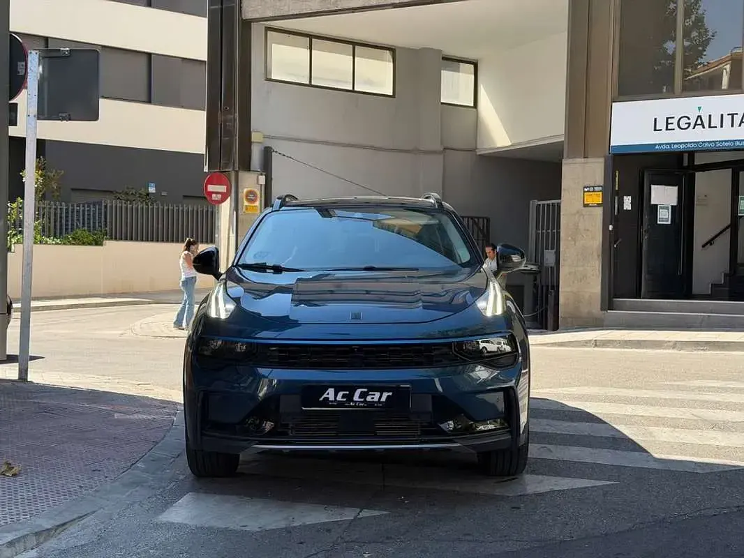 Usado Lynk & Co 01 261 CV (191 kW) 2022 Azul SUV