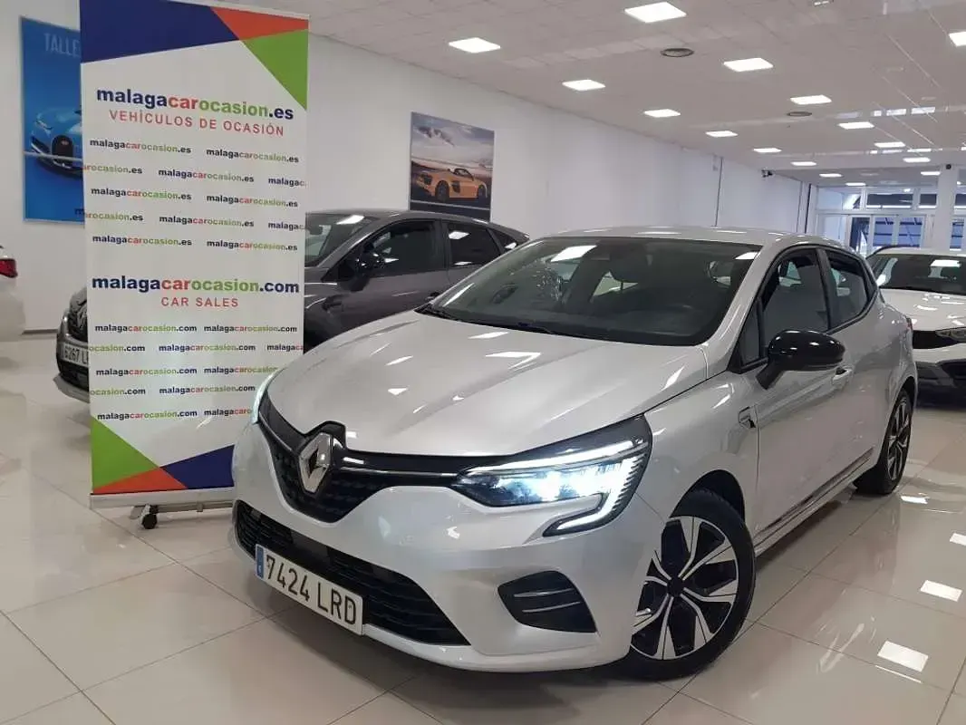 Usado Renault Clio LIMITED 91 CV (66 kW) 2021 Plateado Utilitario
