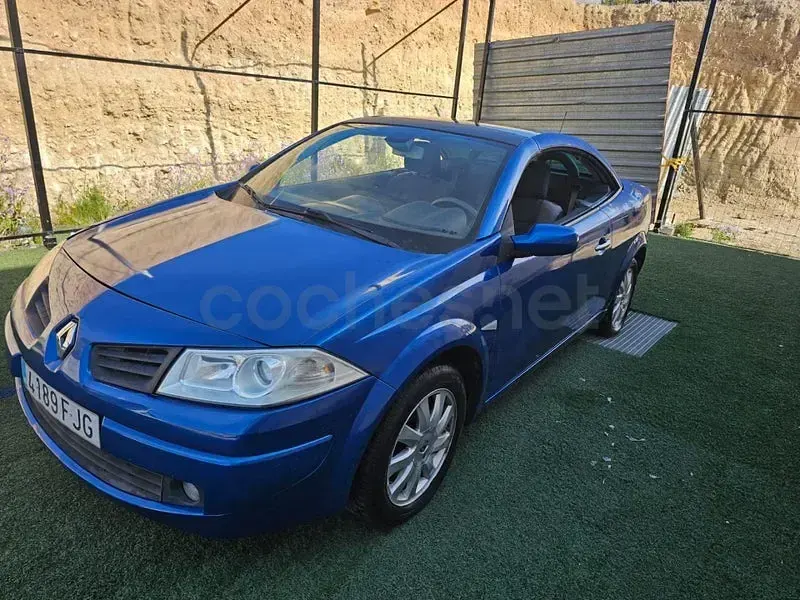 Usado Renault Mégane Authentique 105 CV (77 kW) 2006 Azul Berlina