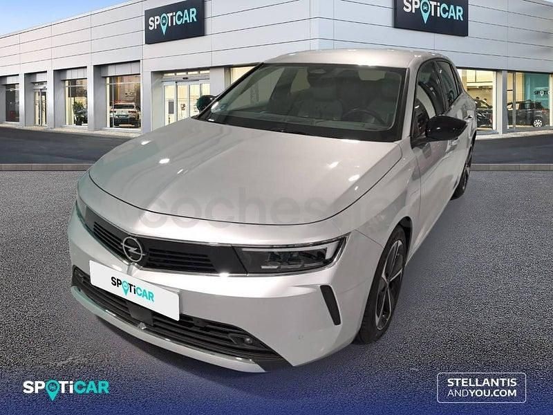 Usado Opel Astra Elegance 181 CV (133 kW) 2022 Gris / plata Berlina