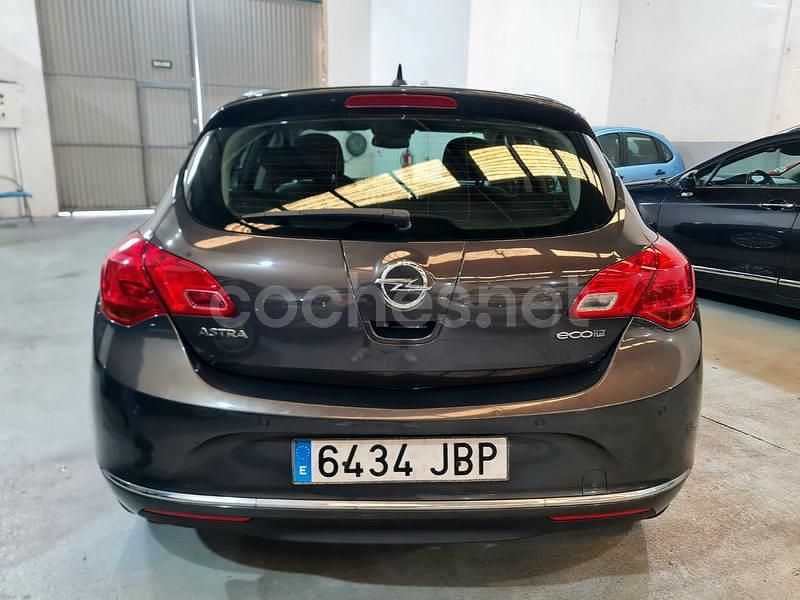 Usado Opel Astra Excellence 110 CV (80 kW) 2015 Gris / plata Berlina