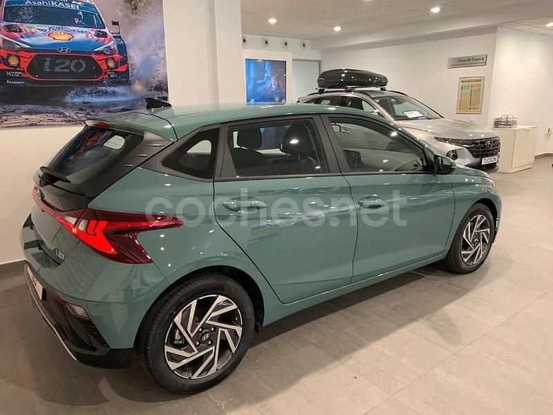 Nuevo Hyundai i20 100 CV (73 kW) 2025 Verde Berlina
