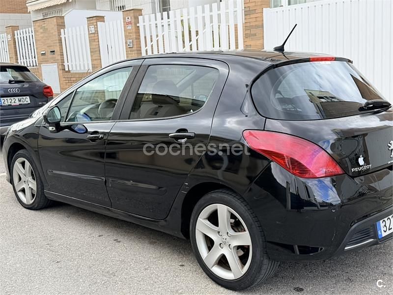 Usado Peugeot 308 Premium 136 CV (100 kW) 2007 Negro Berlina