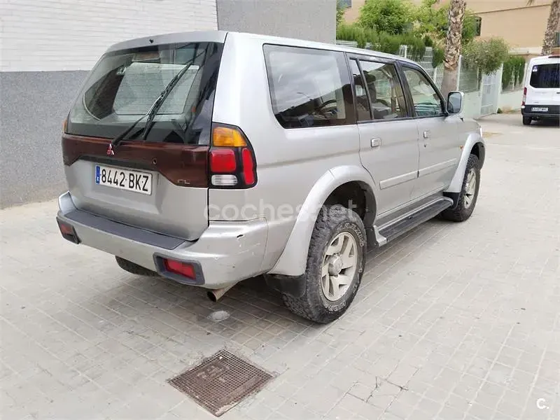 Usado Mitsubishi Montero Sport 99 CV (72 kW) 2001 Gris / plata SUV