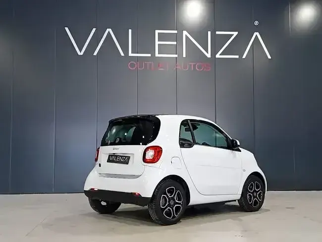 Usado Smart ForTwo Electric Drive Passion 60 kW (82 CV) 2018 Blanco Utilitario