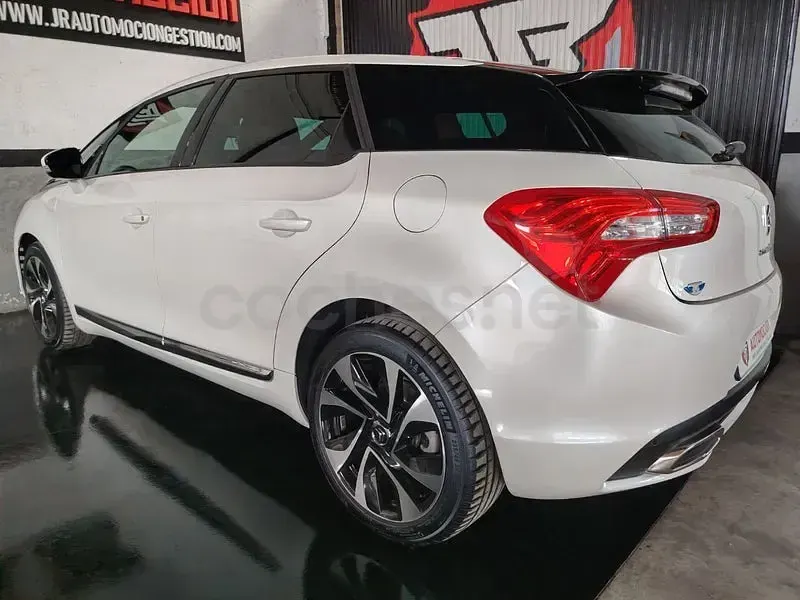 Usado Citroën DS5 Style 163 CV (119 kW) 2014 Blanco Utilitario