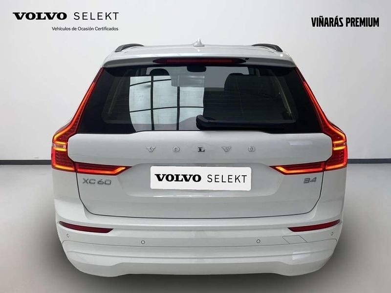 Usado Volvo XC60 Core 197 CV (144 kW) 2024 Blanco SUV