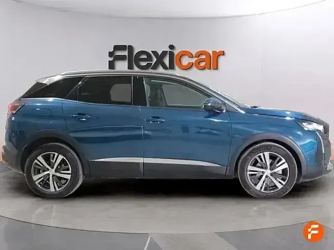 Usado Peugeot 3008 Allure 130 CV (95 kW) 2021 Azul SUV