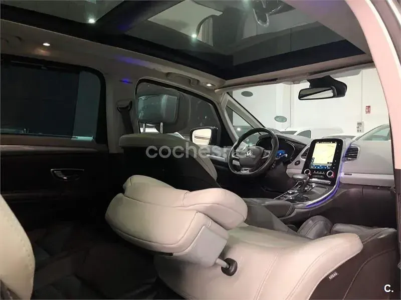 Usado Renault Espace Initiale 160 CV (117 kW) 2015 Gris / plata Monovolumen