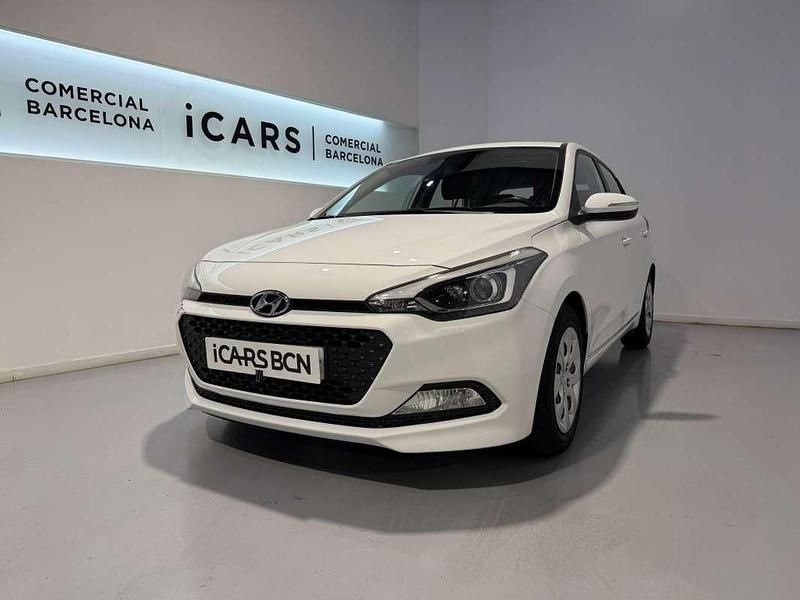 Usado Hyundai i20 84 CV (61 kW) 2018 Blanco Utilitario