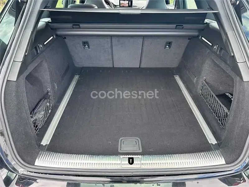 Usado Audi RS4 450 CV (330 kW) 2018 Negro Familiar