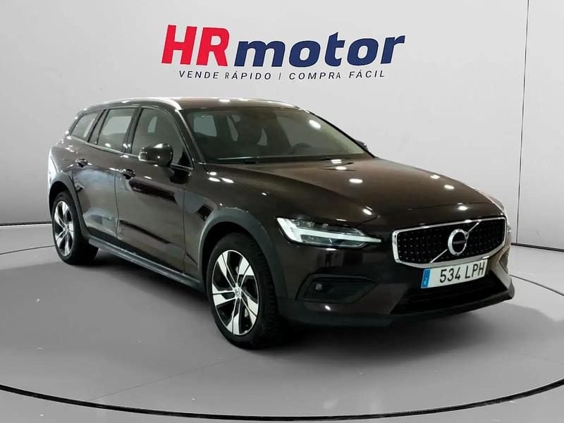 Usado 2021 Volvo V60 CC Familiar | 28.390 € (Precio justo) - Imagen 1/4