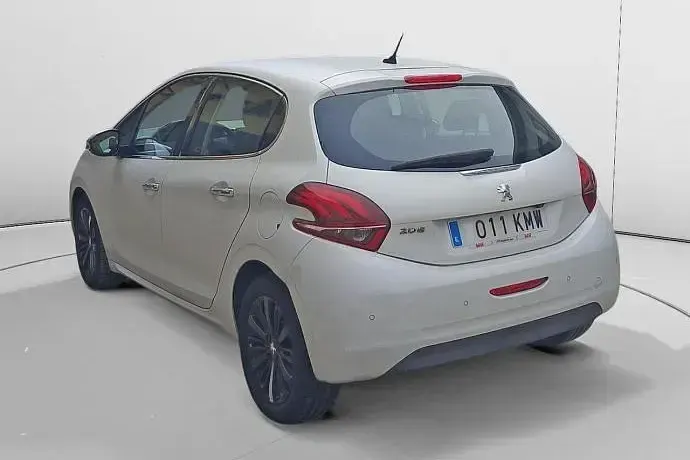 Usado Peugeot 208 Allure 110 CV (80 kW) 2018 Utilitario