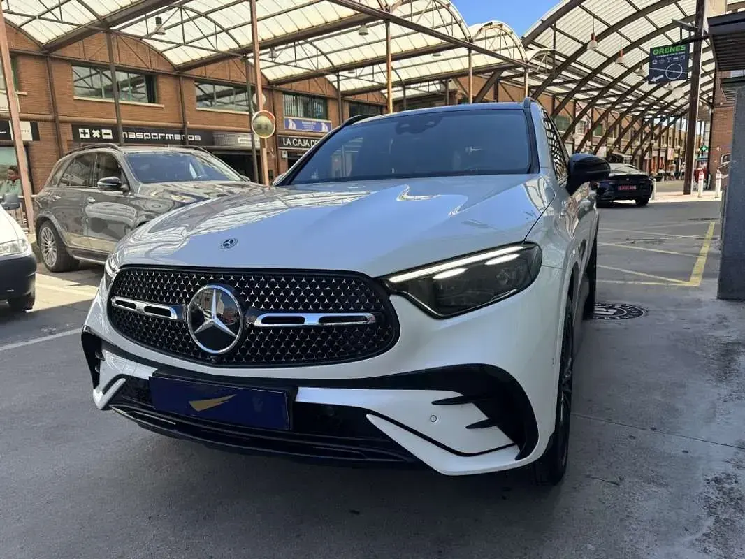 Usado Mercedes GLC300e 313 CV (230 kW) 2024 Blanco SUV