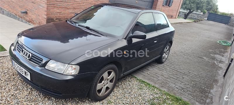 Negro Usado 2000 Audi A3 Ambition Berlina | 2200 € (Precio justo) - Imagen 1/4