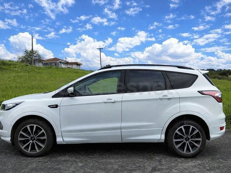 Usado Ford Kuga ST-Line 150 CV (110 kW) 2018 Blanco SUV