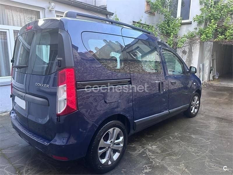 Usado Dacia Dokker 90 CV (66 kW) 2015 Azul Monovolumen