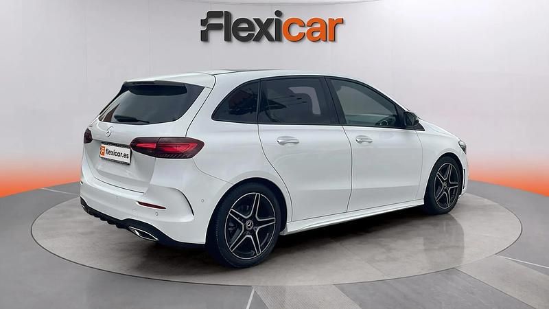Usado Mercedes B180 116 CV (85 kW) 2023 Blanco Monovolumen