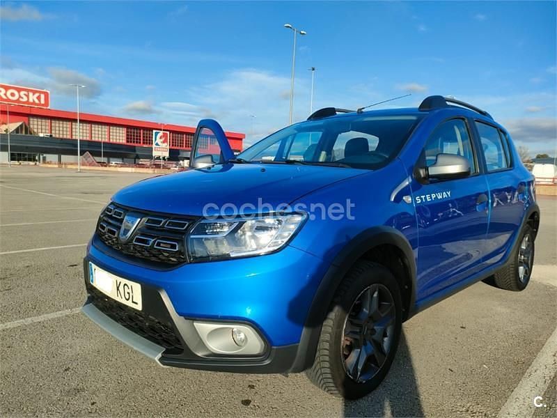 Begagnad Dacia Sandero Stepway 90 HK (66 kW) 2018 Blå Sedan