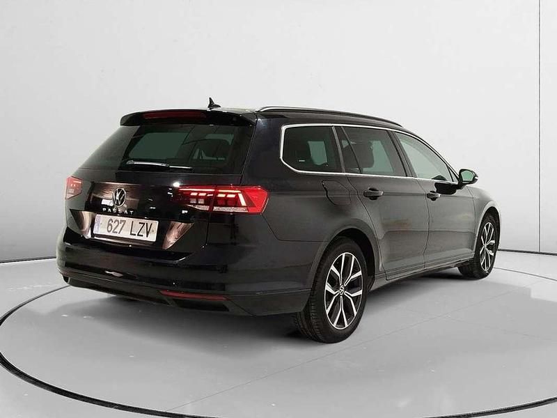 Usado VW Passat Business 151 CV (111 kW) 2022 Negro Familiar