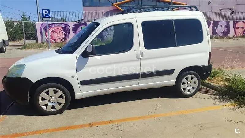 Usado Peugeot Partner Tepee 75 CV (55 kW) 2009 Blanco Monovolumen