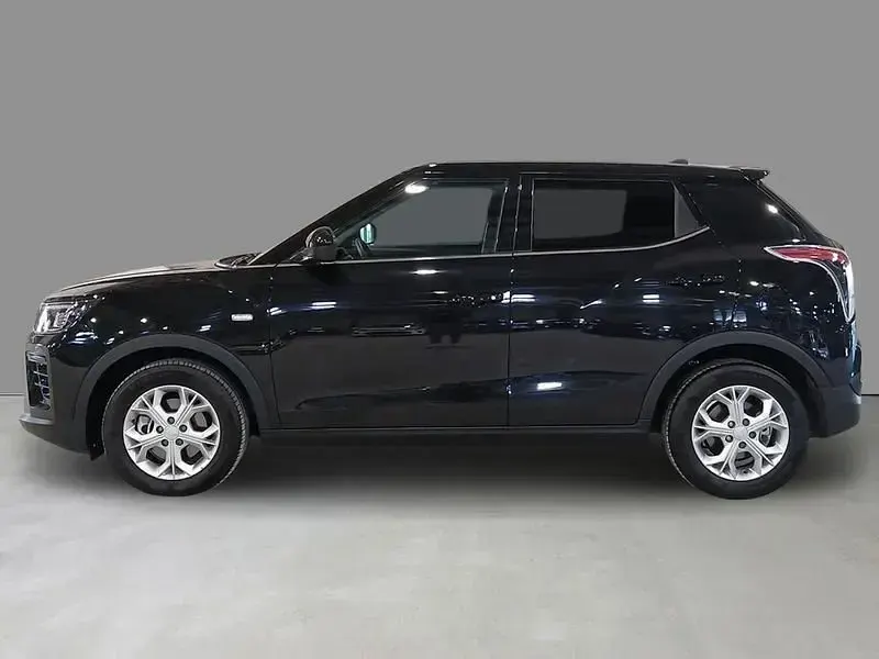 Usado SsangYong Tivoli 135 CV (99 kW) 2026 Negro